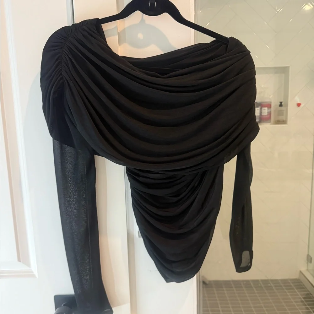 Lovers + Friends Black One-Shoulder Blouse - Picture 2 of 2